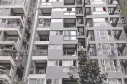 5岁女童坠楼断2根肋骨没有哭闹 淡定称我是11楼