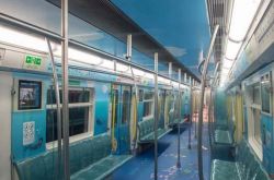 首辆古香古韵的书香地铁专列 今日在北京正式开通