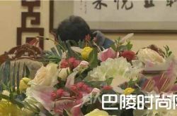 男子微信抢红包输了千万 知道真相眼泪掉下来