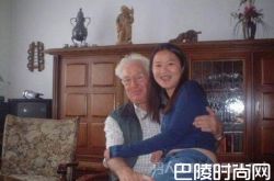 好一场忘年恋 50岁老板与美女