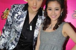 于小彤刘美含接吻  盛开的爱情之花未能结果便已凋零