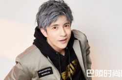 薛之谦割双眼皮了吗 眼上有疤疑似割了双眼皮