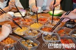 老外爱上中国外卖：好吃又准时