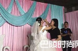 新郎紧急回部队婚礼照常 堂妹替兄迎亲