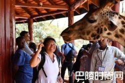 大批游客非洲避暑 非洲：中国人就是天上掉下的蛋糕！