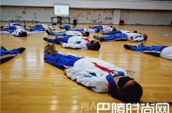 中学设“死亡”体验课：活在当下 珍惜当下