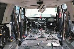 百万豪车住进老鼠怎么回事？好好的路虎竟然只剩车壳了