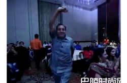 印度男子领奖台身亡 太高兴了忘乎所以