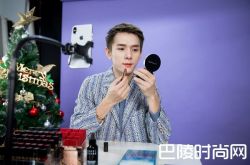 叫声干妈打赏30万 六旬大妈打赏的小鲜肉叫什么？