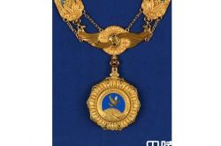 友谊勋章发给谁了？友谊勋章是什么样子