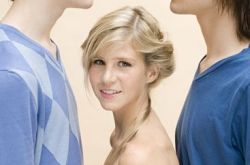 女生劈腿表现 揭秘女人脚踏两只船的迹象