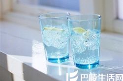 怎样在朋友圈判断女生是否单身