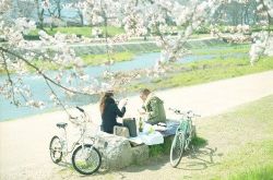 女人不爱你只把你当备胎的表现