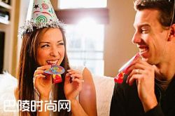 如何把妞泡到手，掌握聊天话术就成功一半