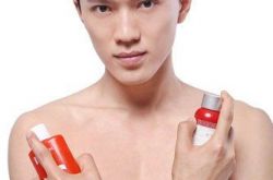 来 带你们解决头发毛躁的是怎么回事