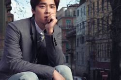 男生斜刘海发型好看吗,发型发色搭配