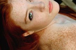 脸上长斑的原因 脸上长斑怎么办