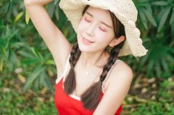 双马尾麻花辫的编法 哪些女神喜欢双马尾麻花辫呢