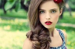 成熟女性必备的两种发型 淑女小清新类的扎发介绍