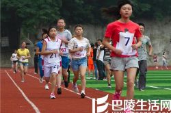 跑长跑的技巧 女生长跑技巧长跑跑步技巧长跑时的技巧长跑有什么技巧