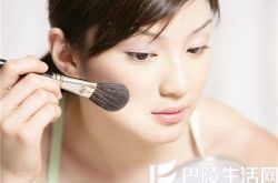 干性皮肤用什么粉底 干性皮肤用什么洗面奶干性皮肤用什么面膜干性皮肤用什么爽肤水干性皮肤如何保养