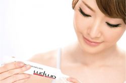 牙膏可以洗脸吗 牙膏的妙用毛巾要多久换一次脸上脱皮是什么原因补水保湿