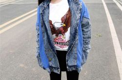 牛仔外套配日韩卫衣 牛仔外套配欧美卫衣