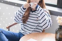 T恤毛衣怎么搭配 T恤毛衣搭配秘诀