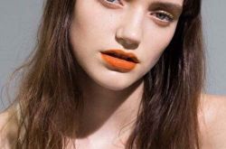 南瓜色口红适合什么人 明星示范南瓜色口红