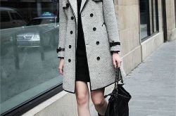 灰色大衣如何搭配 灰色大衣配什么颜色围巾灰色大衣配什么打底衫灰色大衣配什么裤子灰色大衣配什么鞋子