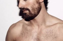 毛发多=性欲强？ 殊不知我已用坏多少把梳子了