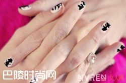 如何玩转经典纯色美甲 镜面效果美甲简介女性美甲如何保养女性美甲保养技巧