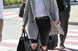 灰色外套搭配什么好看又时尚 粗跟短靴搭配什么时尚度增加