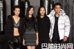 服装界大品牌联手之风盛行 优衣库与lemaire推出的 uniqlo u全新 uniqlo u 2017春夏系列优衣库今年流行怎么穿搭优衣库今季新款大公开优衣库当季新款 Hot Pick优衣库的休闲运动风