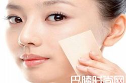 洗脸的四大误区你中了几个？ 正确的洗脸六步曲洗脸小秘方