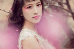 “桃花妆”有多美腻 “桃花妆”怎么画适合“桃花妆”的单品“桃花妆”专属单品如何为“桃花妆”做准备