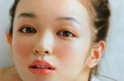 激发保护欲的宿醉腮红 少女感爆棚的耳朵腮红楚楚可怜的睫毛腮红一直很时尚的血色感腮红