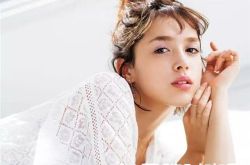 性感的粉紫色眼妆 保守的大地色系眼妆清凉感的蓝色眼妆复古感的橘色眼妆