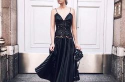 美包诱惑不可挡 包包单品推荐要有一双会抢镜的鞋鞋子单品推荐保持美颜最重要美食就能心满意足美食单品推荐花式恩爱秀不完情侣单品推荐