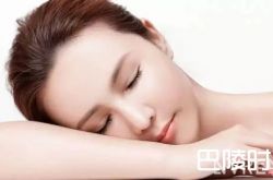 CPB光彩保湿露 Aesop/伊索 香芹籽调理露RMK焕肤保湿液Kiehl's/科颜氏 鸢尾花精华水Melvita/蜜葳特 玫瑰紧实精华露Origins/悦木之源菌菇水Clarins/娇韵诗 分龄精华水Lancaster/兰嘉丝汀 舒柔爽肤水La Mer/海蓝之谜 修护精粹液