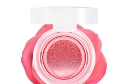 什么是腮红 腮红怎么打不同脸型腮红怎么打腮红怎么选腮红刷怎么洗腮红与肤色怎么搭配腮红使用有什么技巧腮红有什么类型