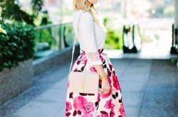 花朵迷笛裙如何搭配 花朵迷笛裙搭配什么外套好花朵迷笛裙和什么鞋子搭配