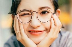 圆形脸如何选择眼镜 方形脸如何选择眼镜椭圆形脸如何选择眼镜长形脸如何挑选眼镜锥形脸如何挑选眼镜