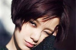 齐耳短发有清新感觉吗 韩式小短发怎么打理更时髦空气烫波波头怎么剪好看欧美超短发帅气吗2017年流行狗啃式刘海吗中长发波浪头怎么打造长发空气刘海今年流行吗低马尾和不规则随意刘海搭配吗