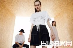 chocker如何搭配？ 猫跟鞋穆勒拖鞋如何搭配？澡堂拖如何搭配？藤草包如何搭配？摇滚T如何搭配？墨镜如何搭配？宽檐帽如何搭配？