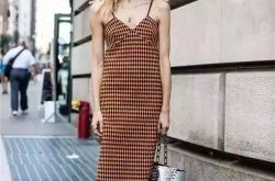 小白鞋+吊带裙介绍 小白鞋+连衣裙介绍小白鞋+衬衫裙介绍小白鞋+短裙介绍小白鞋+半身长裙介绍