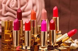 YSL纯口红简介 植村秀无色限柔雾唇膏简介Les Merveilleuses LADURéE限定宮廷浮雕唇膏简介悦诗风吟2017环保限量版产品简介悦诗风吟三款主题设计环保限量版产品都有哪些爱琪美花果芬香精华系列简介ORLANE B21重设肌龄全能修护液简介欧舒丹甜蜜樱花系列产品简介MOSCHINO FRESH雾仙浓酷爽女士香水简介宝格丽非常绅士香水简介菲拉格慕蓝色经典男士淡香水简介