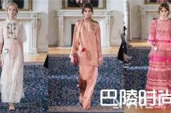 17年迷你包有哪些？ 哪些明星背过迷你包？迷你包如何搭配？