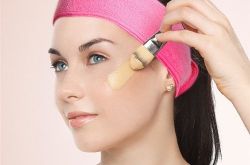 夏日怎么选择适合自己的粉底液 露华浓 24小时不脱妆粉底液简介Cover girl无油清透粉底液简介爱茉莉 All DAY粉底液简介妙巴黎果然粉底液美宝莲Fit me 粉底液简介爱丽小屋双倍遮瑕粉底液简介3CE粉底液简介Covermark 中草粉霜简介泰国Mistine粉底液简介