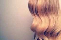 女生整头大波浪是2017流行发型吗 2017女生发型流行美人鱼卷吗2017女生编发造型怎么打造女生高亮度发色2017年流行吗2017女生柔美粉红发色流行重点是什么